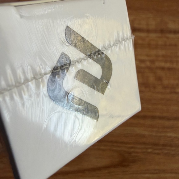 Pheromone Infused Perfume for Her - Black - Picture 9 of 11